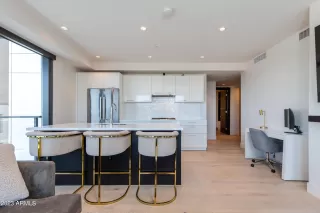 Photo #3: 6576169 Listing