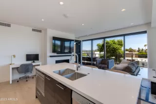 Photo #6: 6576169 Listing