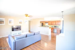Photo #5: 6576850 Listing