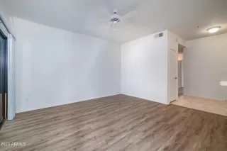 Photo #6: 6577368 Listing