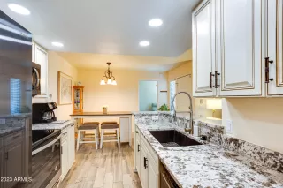 Photo #6: 6577550 Listing