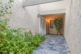 Photo #5: 6577613 Listing