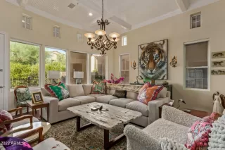 Photo #2: 6577638 Listing