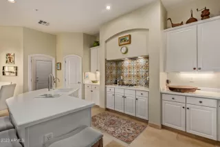 Photo #3: 6577638 Listing