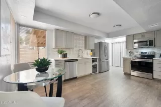Photo #3: 6578030 Listing 