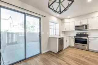 Photo #3: 6578136 Listing