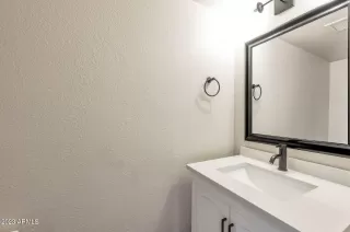 Photo #5: 6578136 Listing