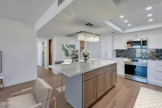 Photo #2: 6578145 Listing 