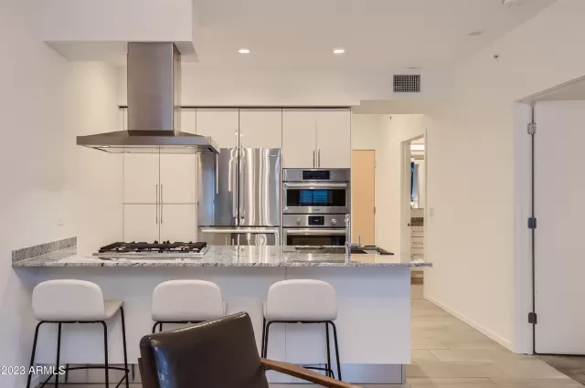 MLS: 6578384 Condo For Sale