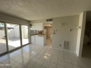 Photo #6: 6578425 Listing