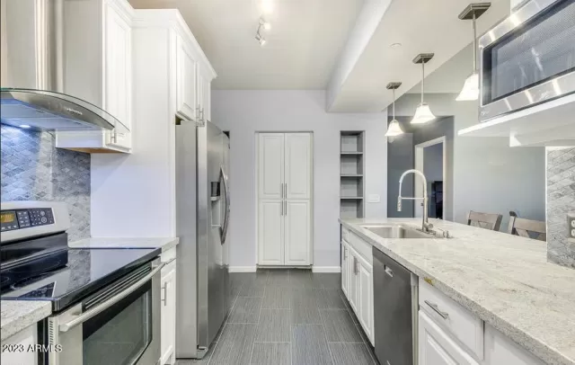 MLS: 6578892 Condo For Sale