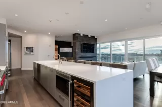 Photo #5: 6579287 Listing