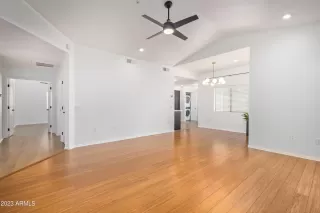 Photo #3: 6579465 Listing