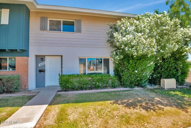 MLS: 6579578 Condo For Sale