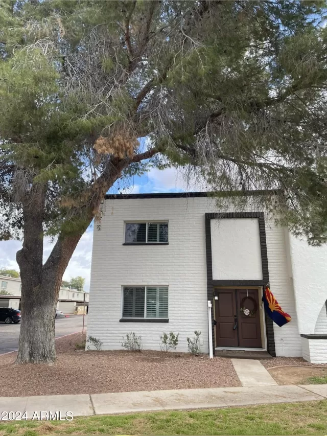 MLS: 6580655 Condo For Sale