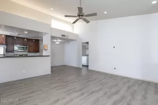 Photo #5: 6580664 Listing