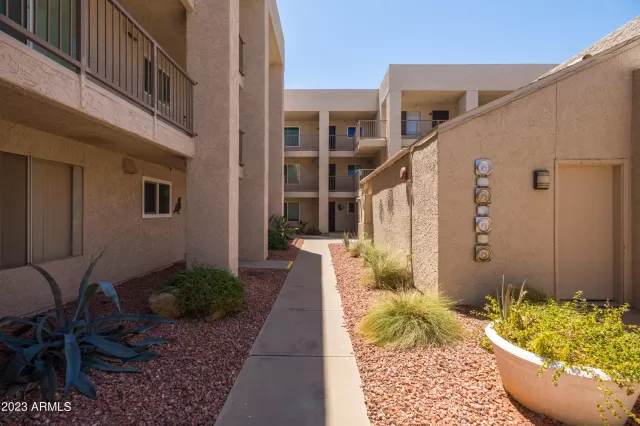 MLS: 6580667 Condo For Sale