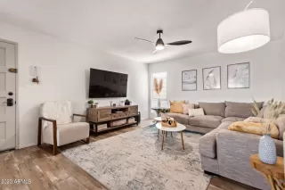 Photo #2: 6580774 Listing 