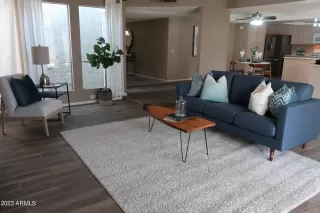 Photo #5: 6580825 Listing