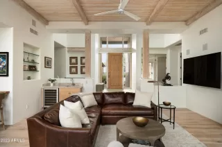 Photo #5: 6580829 Listing