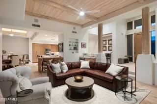 Photo #6: 6580829 Listing