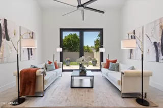 Photo #5: 6580875 Listing