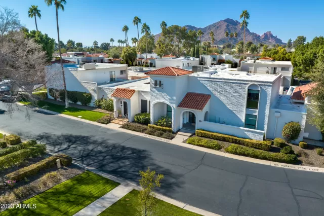 MLS: 6580938 Condo For Sale