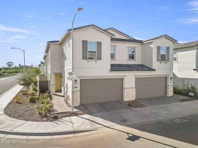 MLS: 6581116 Condo For Sale