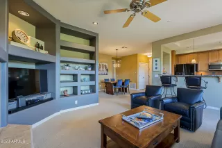 Photo #5: 6581298 Listing