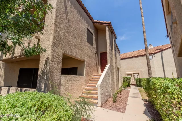 MLS: 6581939 Condo For Sale