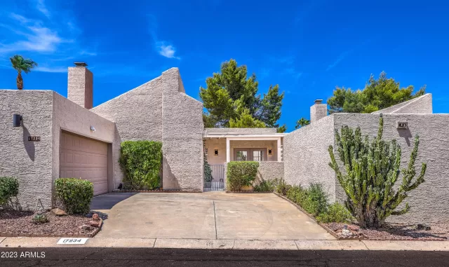 MLS: 6581952 Condo For Sale