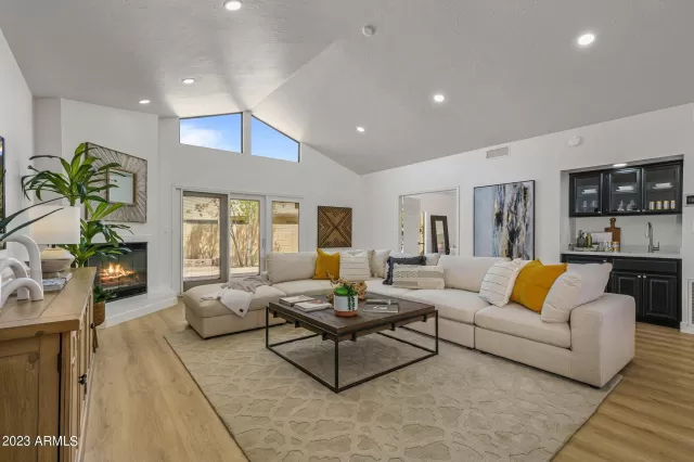 MLS: 6582374 Condo For Sale