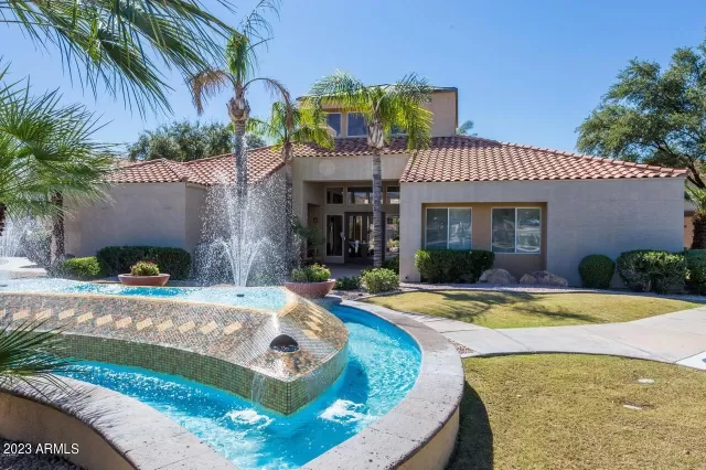 MLS: 6583472 Condo For Sale