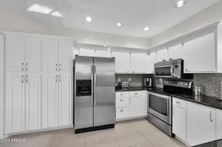 Photo #5: 6583890 Listing 