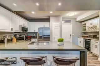 Photo #2: 6583972 Listing