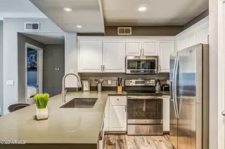 Photo #3: 6583972 Listing