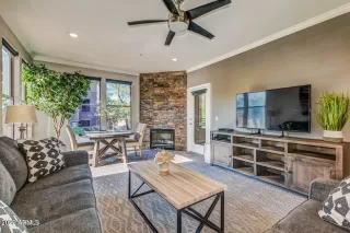 Photo #5: 6583972 Listing