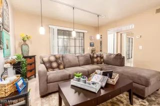 Photo #2: 6584378 Listing