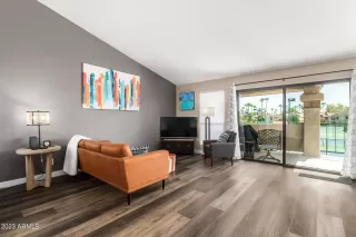 Photo #2: 6584486 Listing 