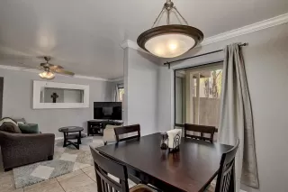 Photo #5: 6584618 Listing