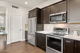 Photo #2: 6584636 Listing