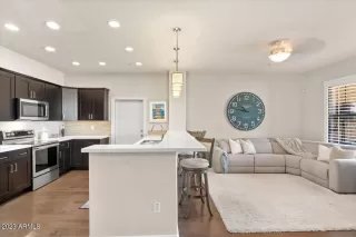 Photo #3: 6584636 Listing