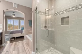 Photo #5: 6584636 Listing