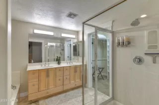 Photo #4: 6584691 Listing