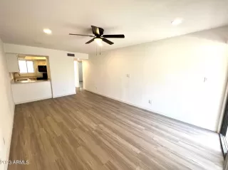 Photo #5: 6584832 Listing