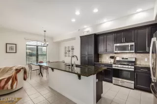 Photo #6: 6584876 Listing