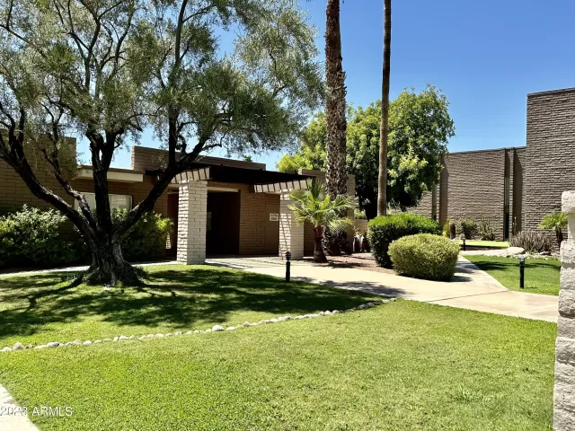 MLS: 6584921 Condo For Sale