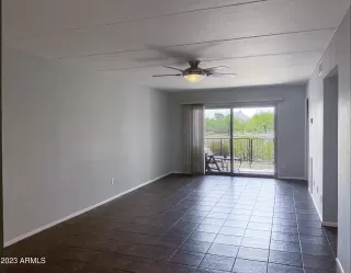 Photo #5: 6584921 Listing