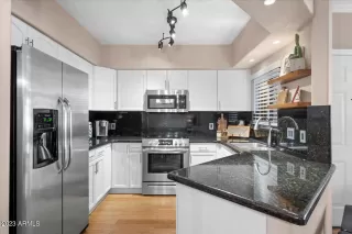 Photo #5: 6585167 Listing