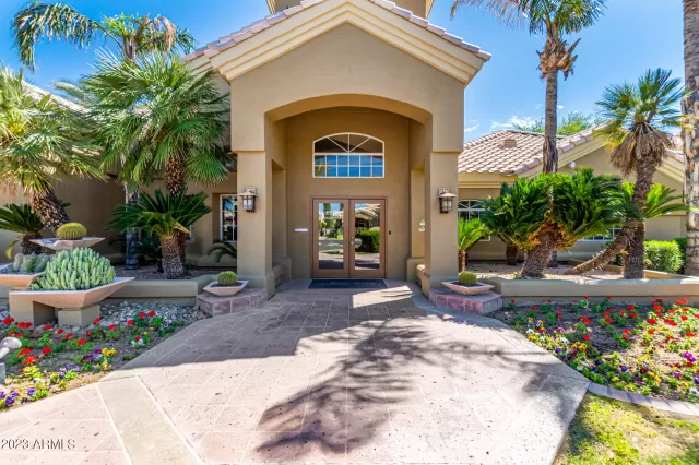 MLS: 6585332 Condo For Sale